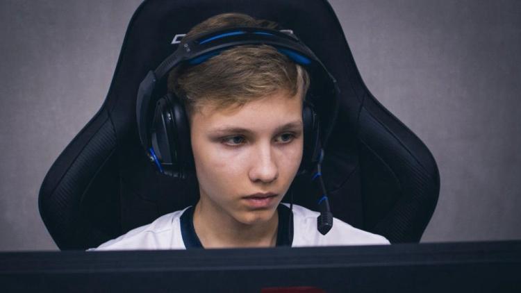 Striker: "NAVI не хотела продавать m0NESY в G2 Esports"