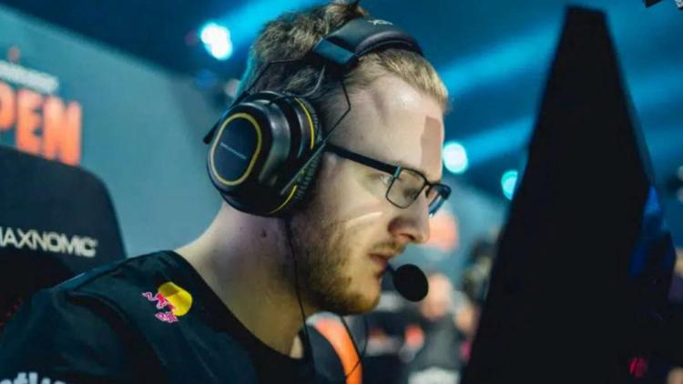 fnatic перевела smooya на скамейку запасных