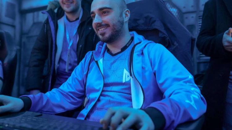 KuroKy сыграл на 121 героях в официальных матчах. Скоро его отметка дойдёт до 122