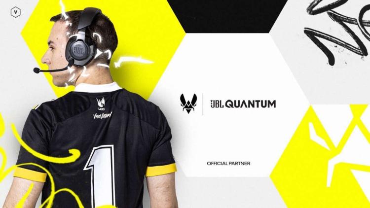 Team Vitality возобновляет и расширяет партнерское соглашение с JBL Quantum