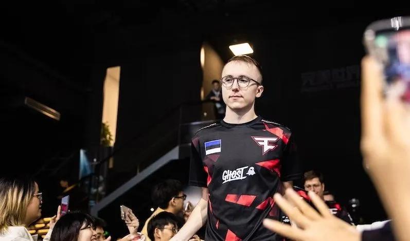 Ropz: Одиссея маэстро CS:GO к славе - от скептицизма до звездного часа в списке 20 лучших игроков 2023 года по версии HLTV!