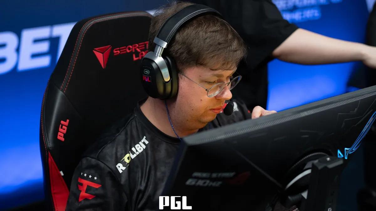 Конец эпохи: двукратный чемпион Major-турниров karrigan покидает FaZe Clan.