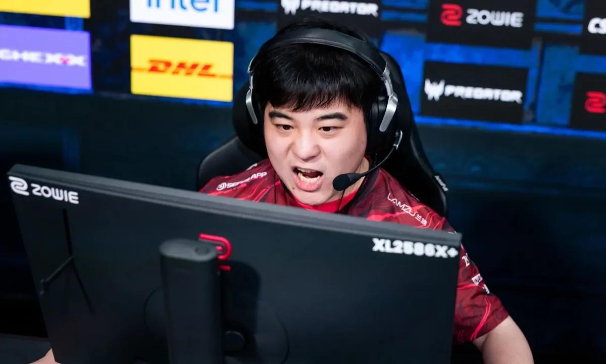 TYLOO оштрафовала Jee за неподобающее поведение перед камерой во время матча