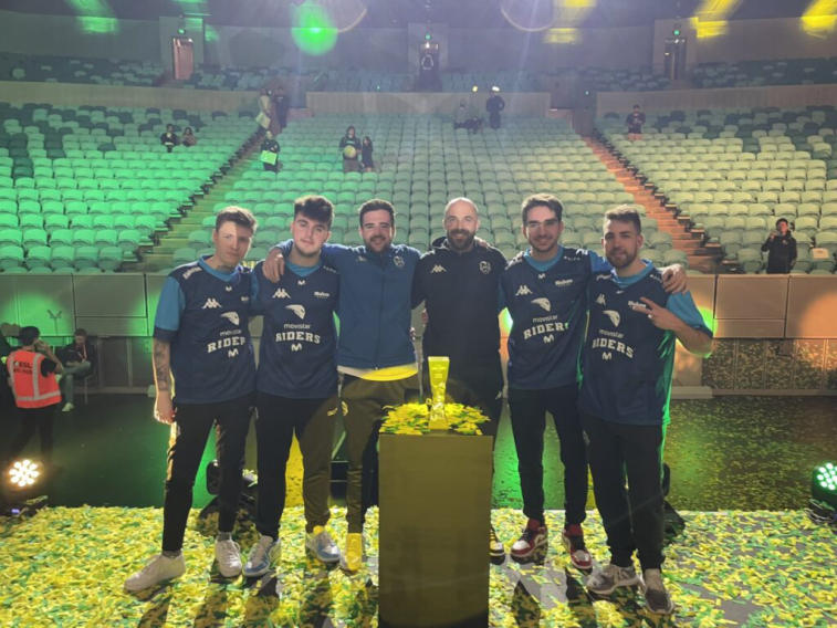 Movistar Riders won the ESL Challenger Melbourne 2023 tournament and earned a slot in the EPL Season 18. Photo 1